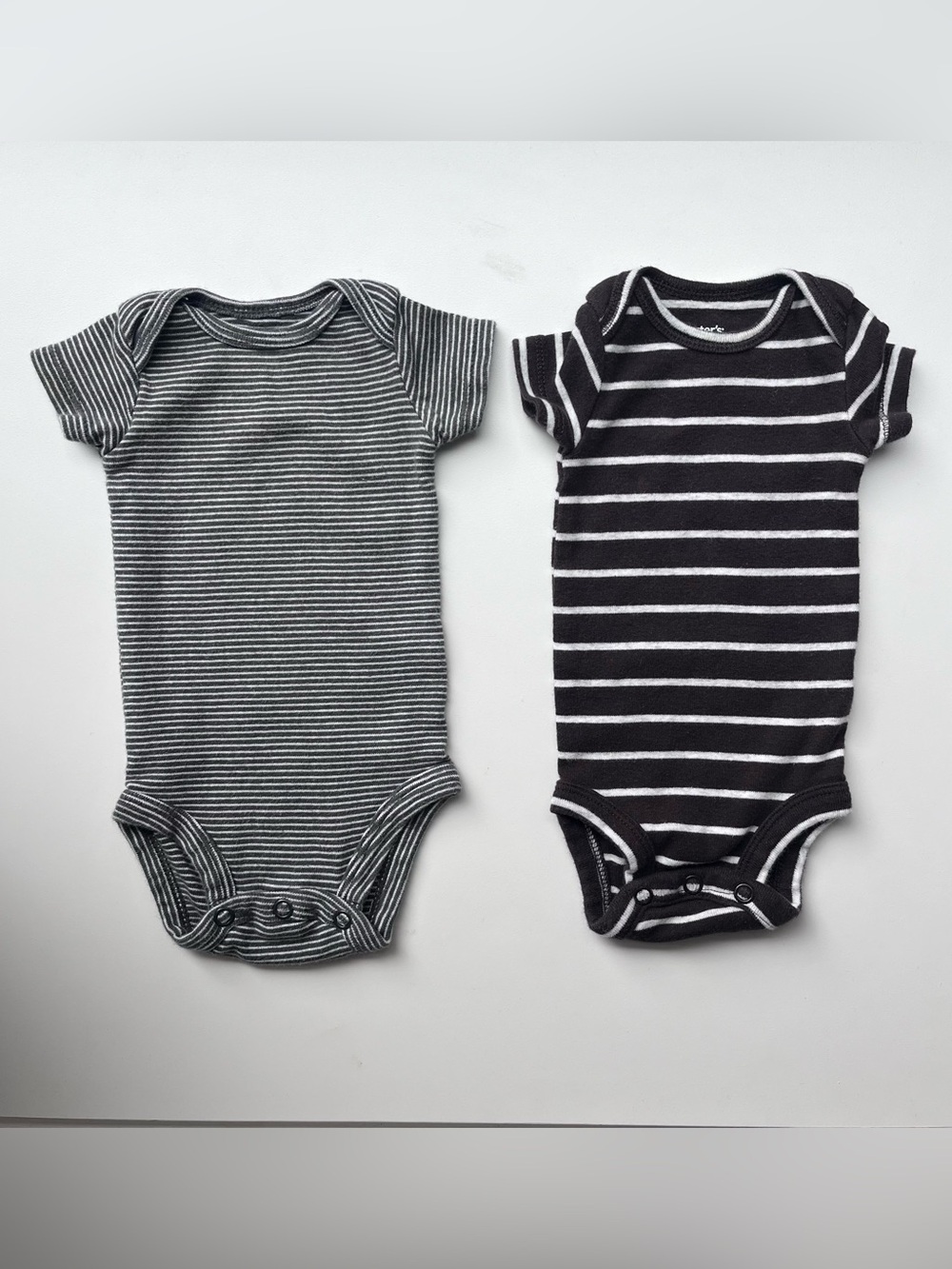 3/$10 CARTERS Baby boy lot of 2 bodysuits nb